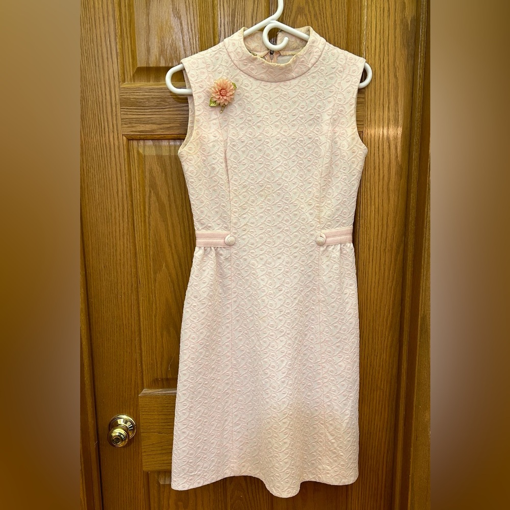 Vintage LESLIE FAY Midi Light Pink Mermaidcore Dress w Pocket and Dhalia Broche